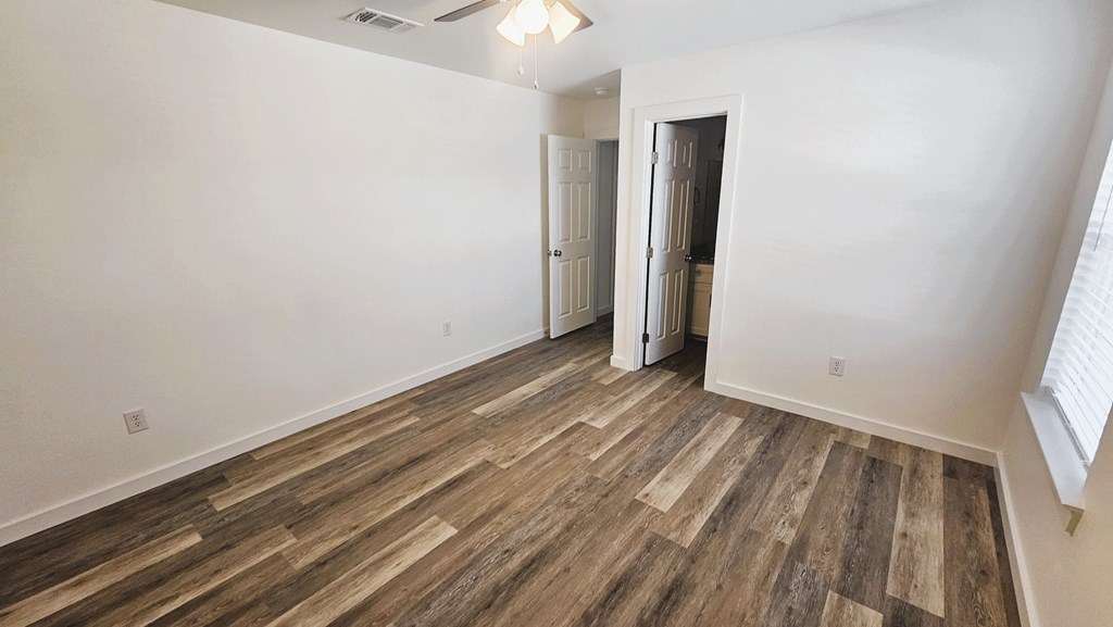 213b W Ave C Property Photo 6