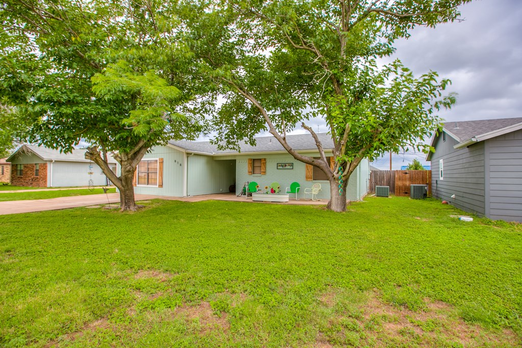 818 Van Zandt St Property Photo 5