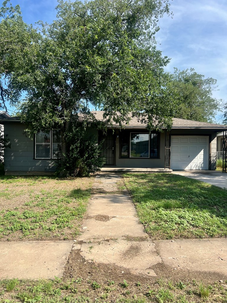 1833 Willow St Property Photo 2