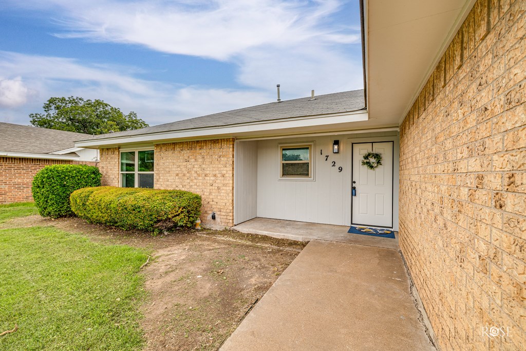 1729 Kansas Ave Property Photo 4