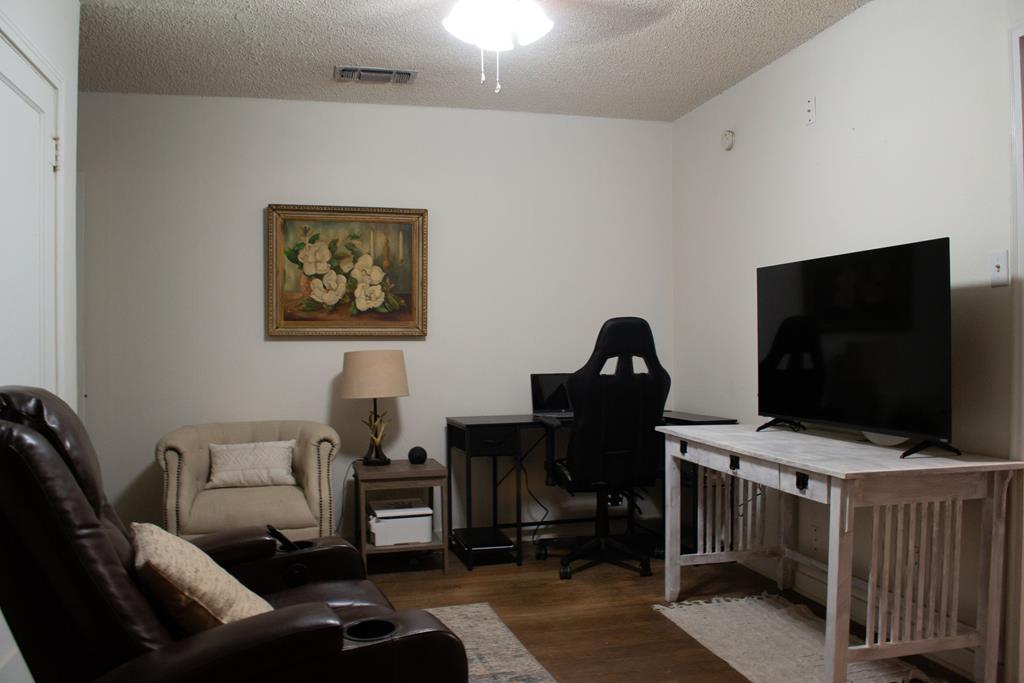 110 Madison St Property Photo 12