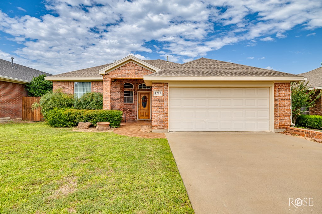1217 Dorchester Dr Property Photo 6