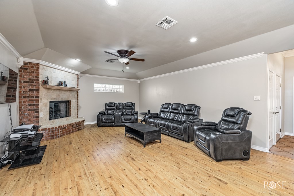 1217 Dorchester Dr Property Photo 11