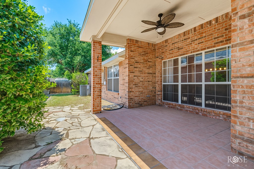 1217 Dorchester Dr Property Photo 31