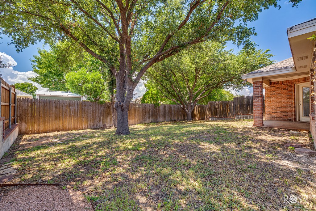 1217 Dorchester Dr Property Photo 33