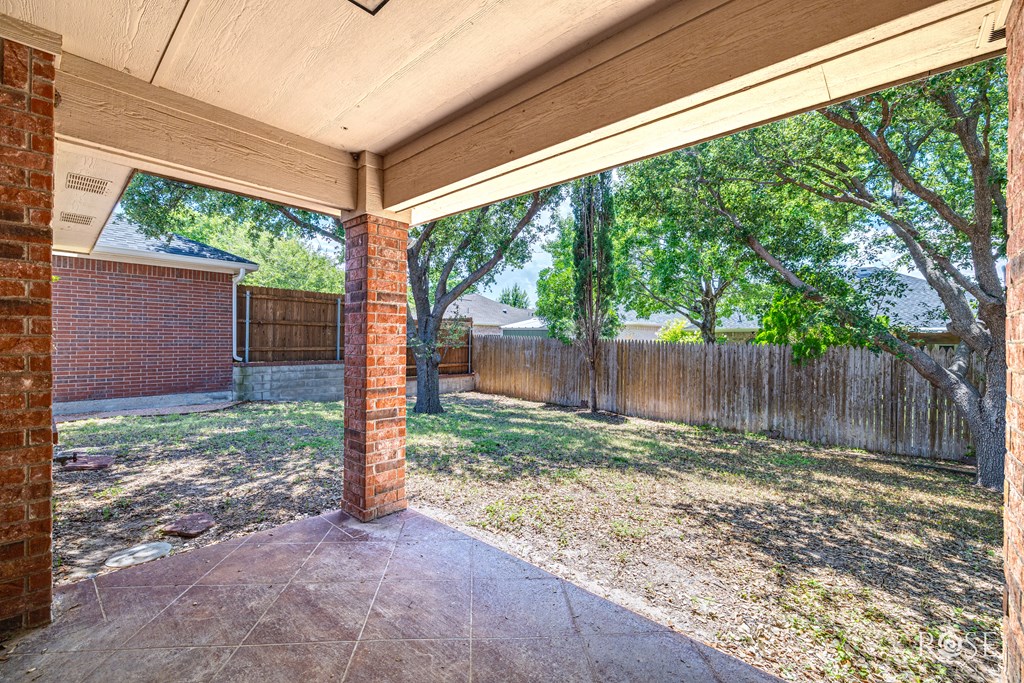 1217 Dorchester Dr Property Photo 37