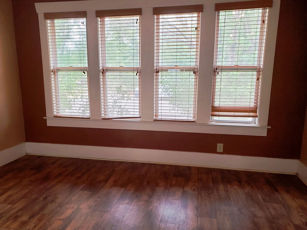 1420 W Ave D Property Photo 5