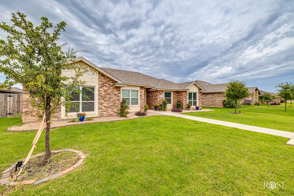 5033 Scarlet Oak Dr Property Photo 4