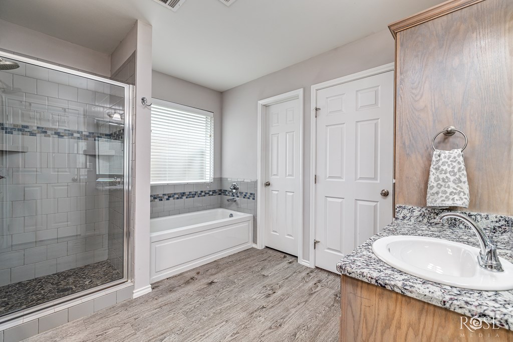 5033 Scarlet Oak Dr Property Photo 18