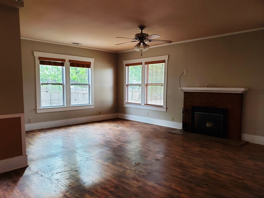 1420 W Ave D Property Photo 2