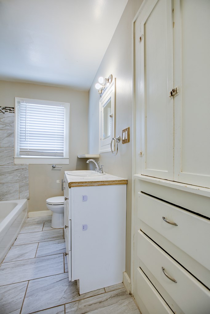 1113 Austin Ave Property Photo 18
