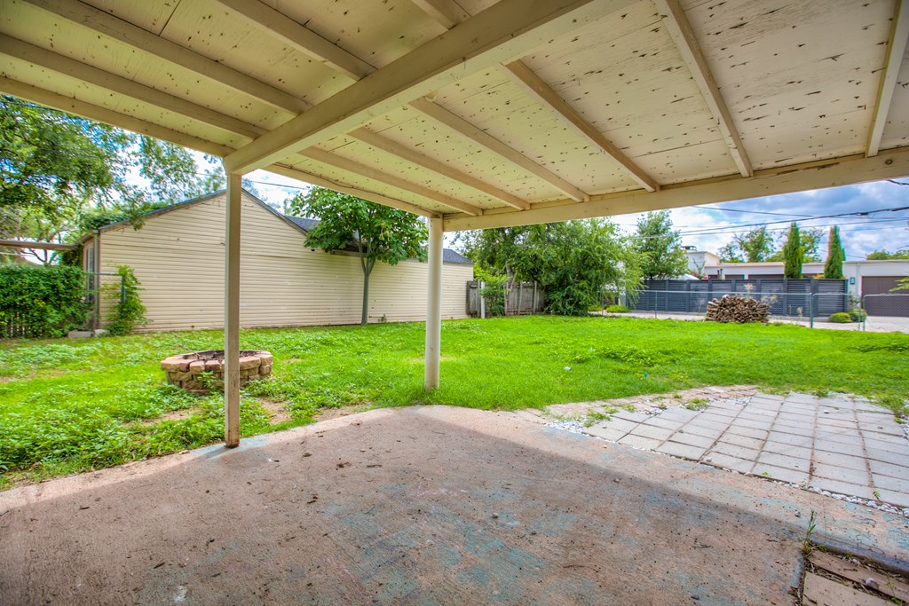 1113 Austin Ave Property Photo 24