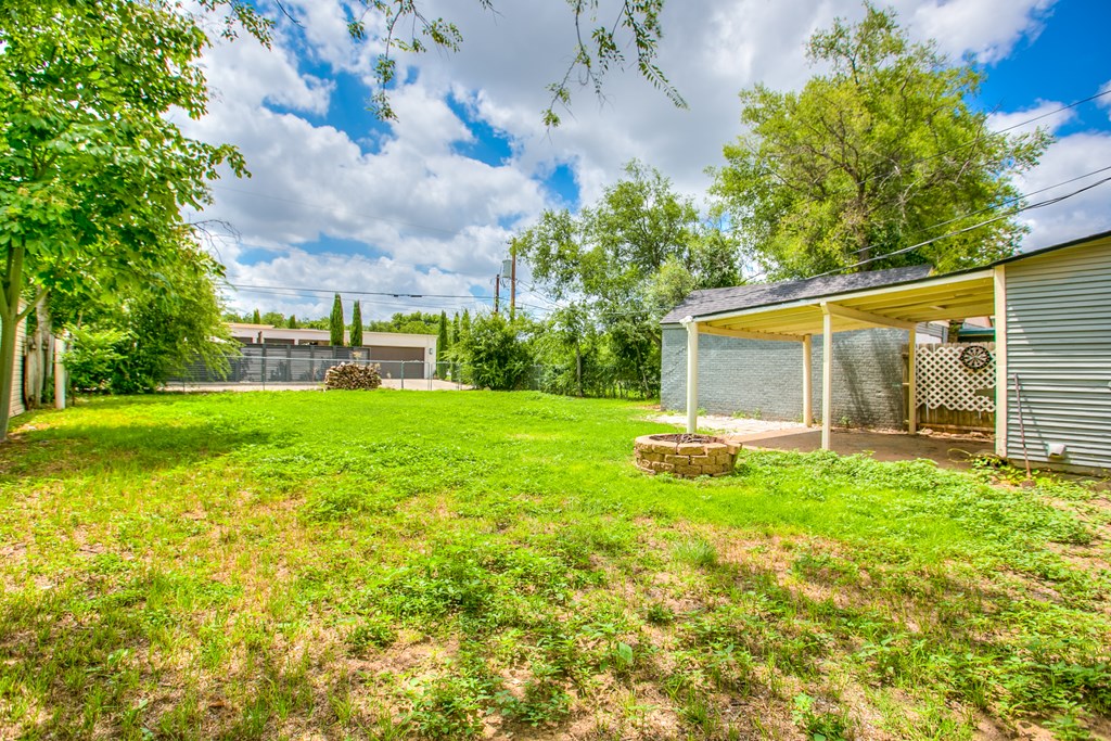 1113 Austin Ave Property Photo 25