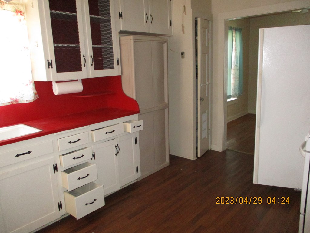 717 N Jefferson St Property Photo 4