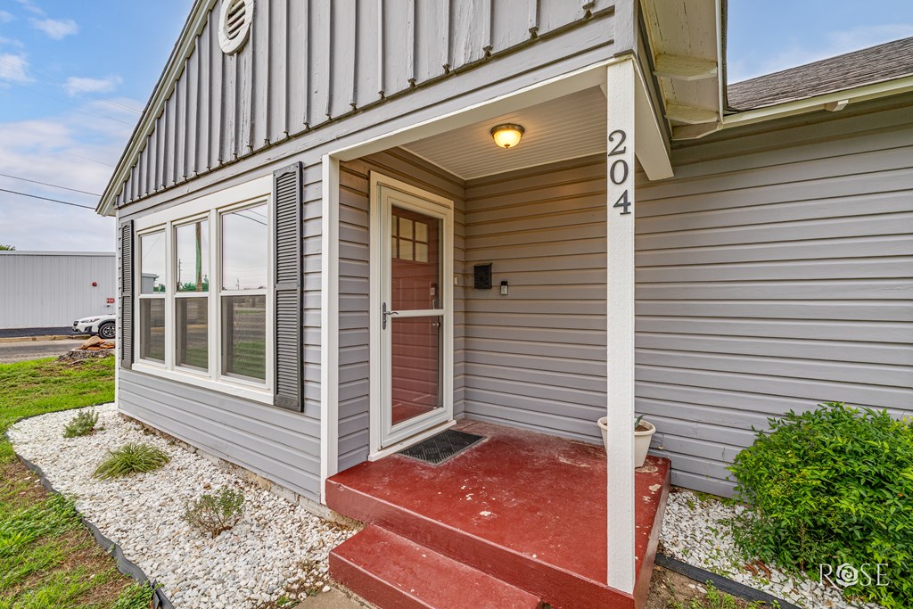 204 S Monroe St Property Photo 4