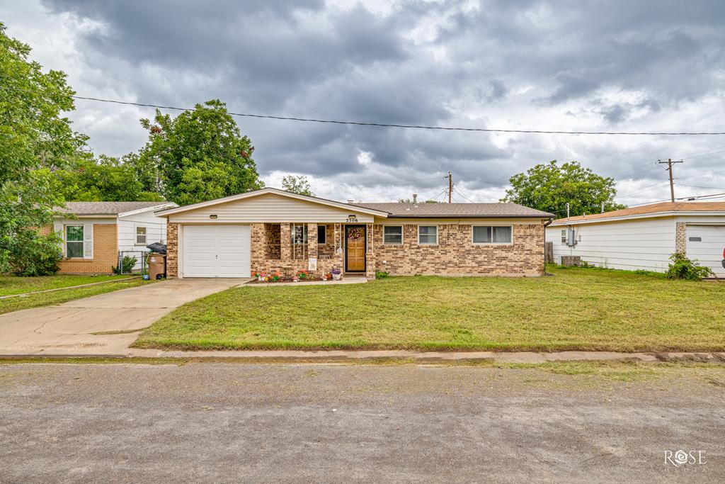 2306 Brown St Property Photo 1