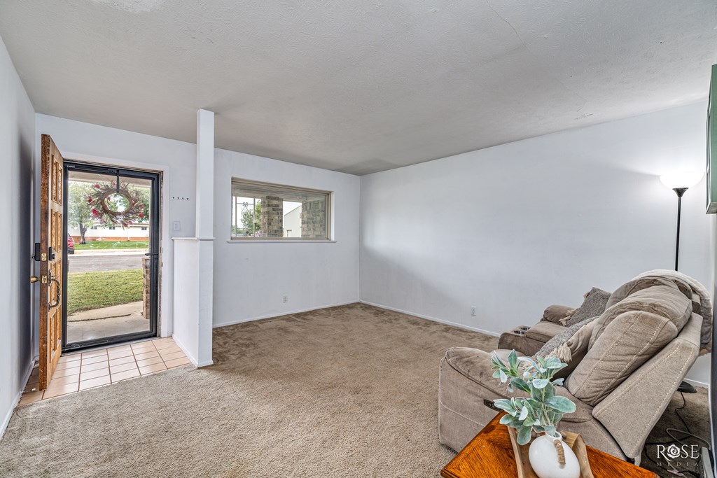 2306 Brown St Property Photo 3