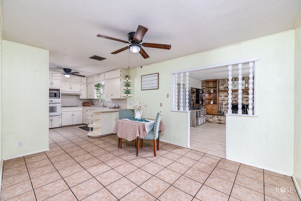 2306 Brown St Property Photo 5