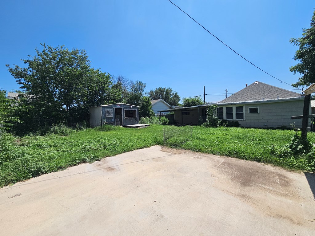 1011 Crockett St Property Photo 14