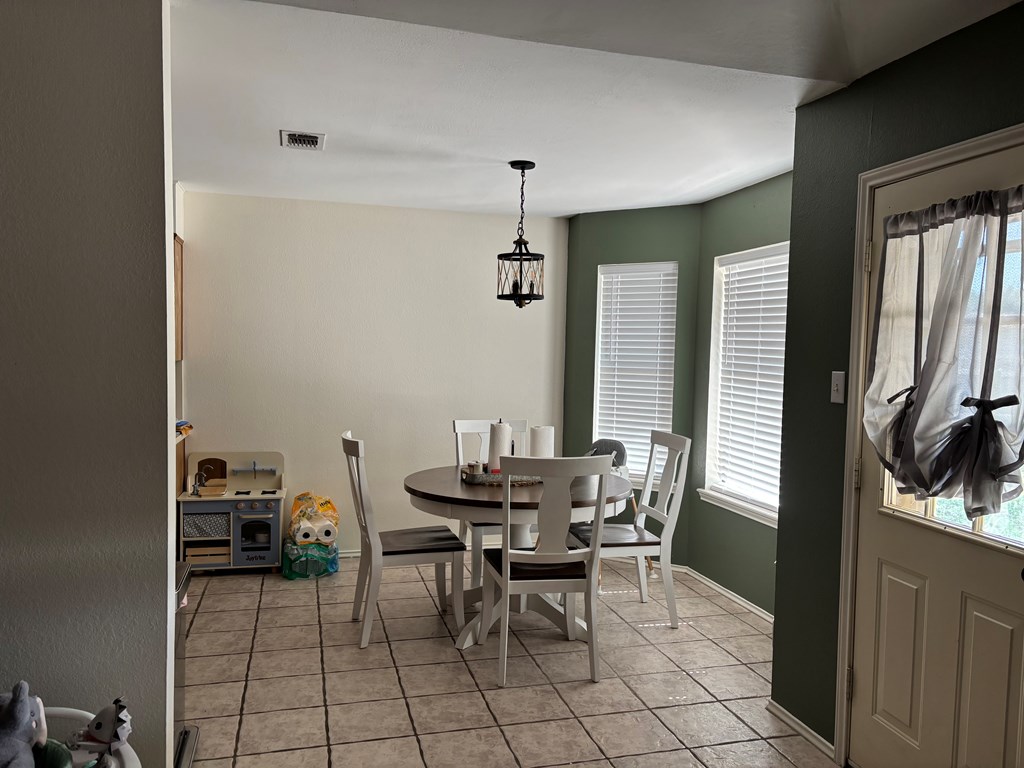 1206 Ricks Court Property Photo 5
