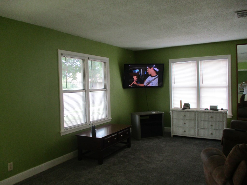 402 Westland Ave Property Photo 2
