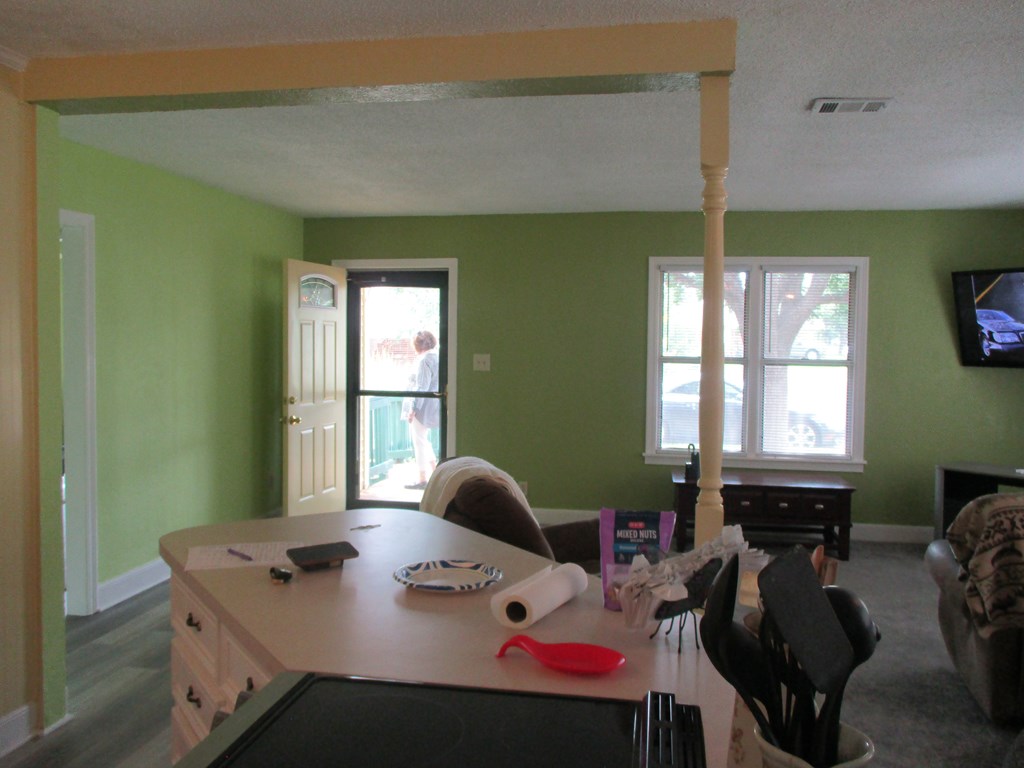 402 Westland Ave Property Photo 3