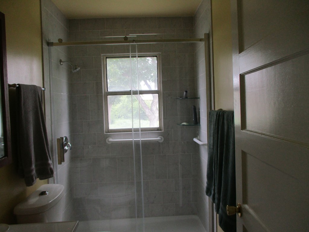 402 Westland Ave Property Photo 10