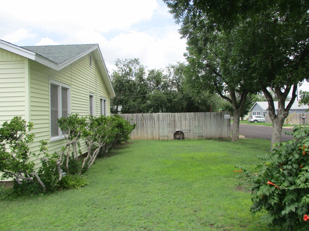 402 Westland Ave Property Photo 13