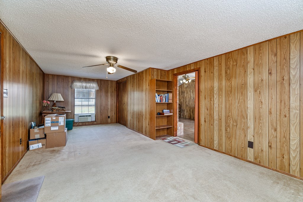 8881 Rust Rd Property Photo 21