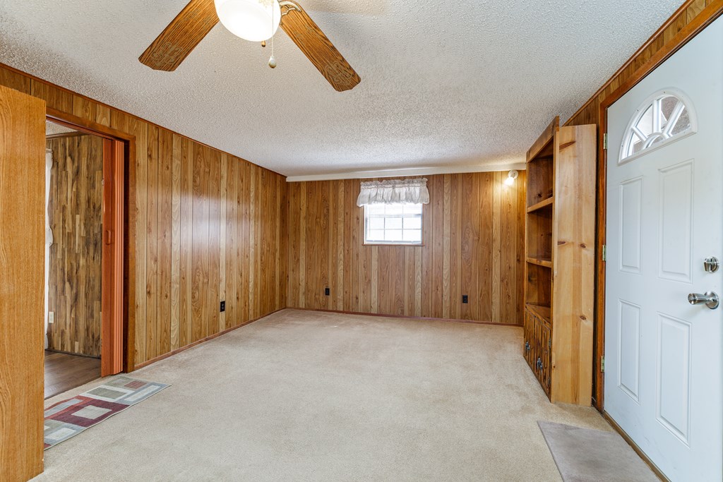 8881 Rust Rd Property Photo 22
