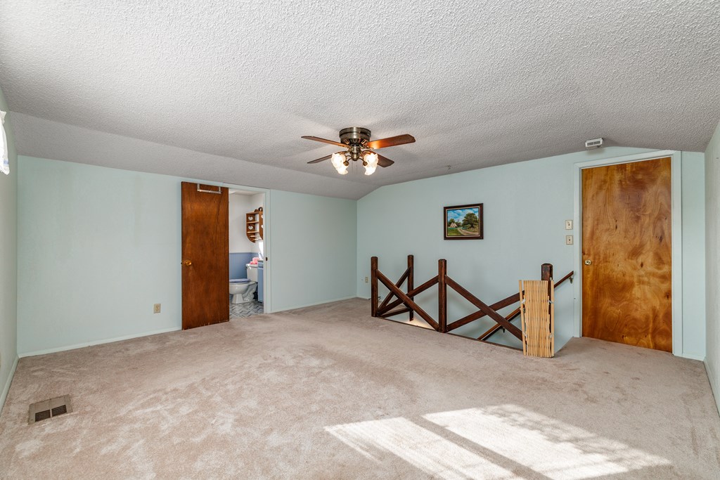 8881 Rust Rd Property Photo 24