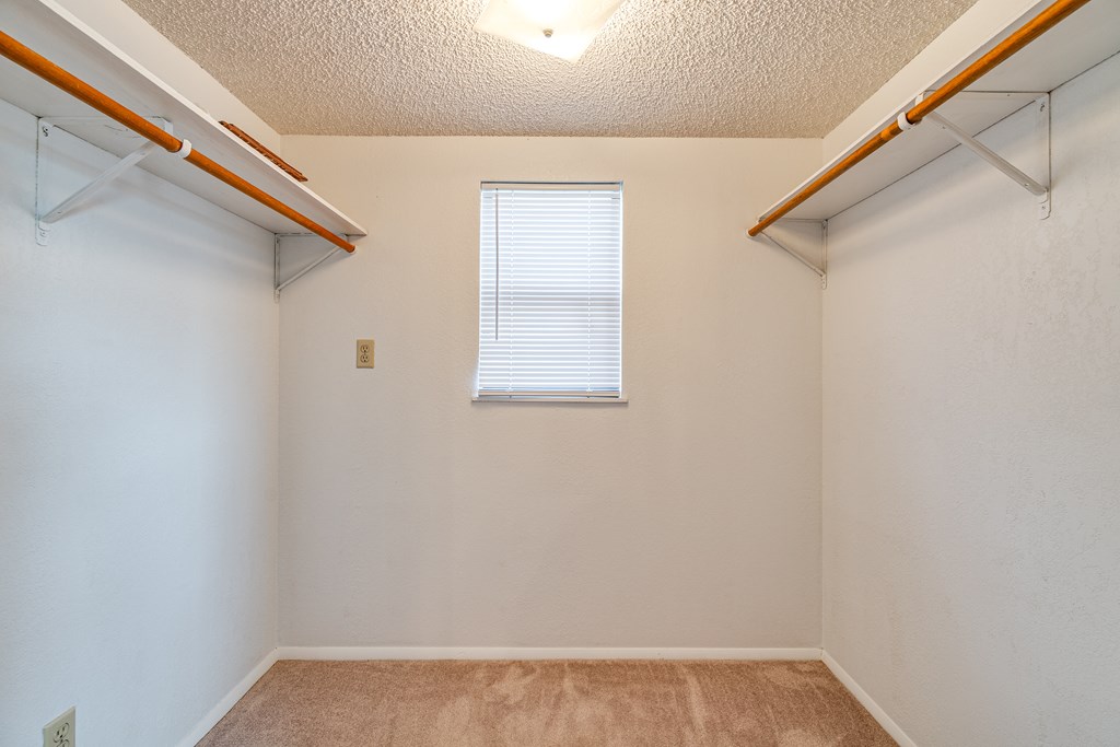 8881 Rust Rd Property Photo 27