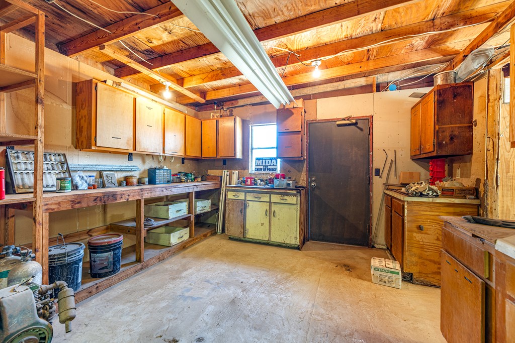 8881 Rust Rd Property Photo 35