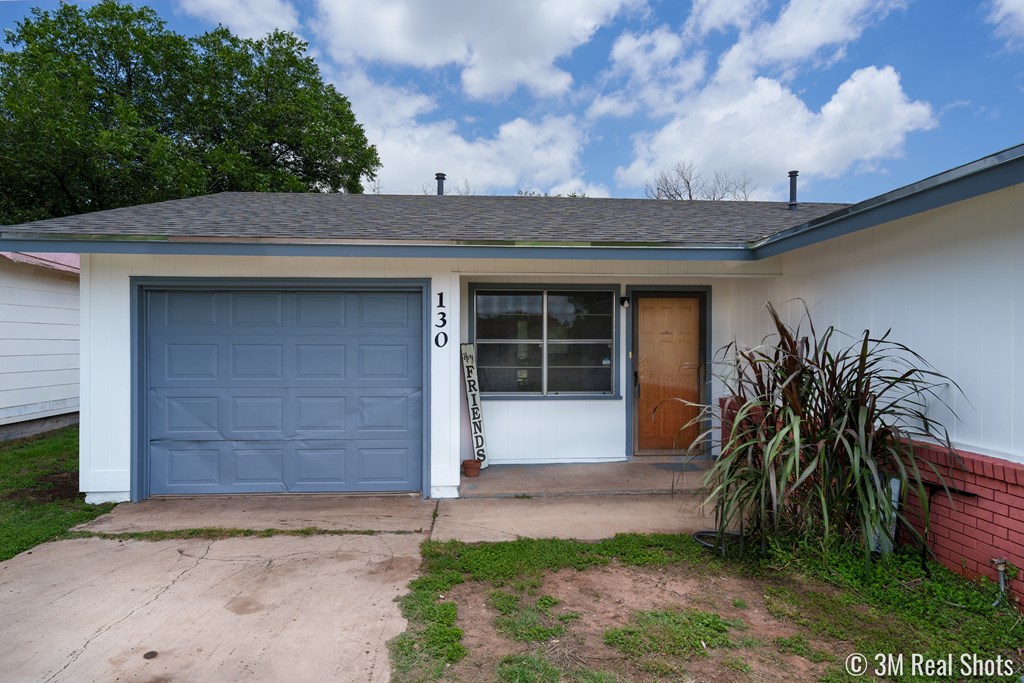 130 E Riverside Ave Property Photo 4