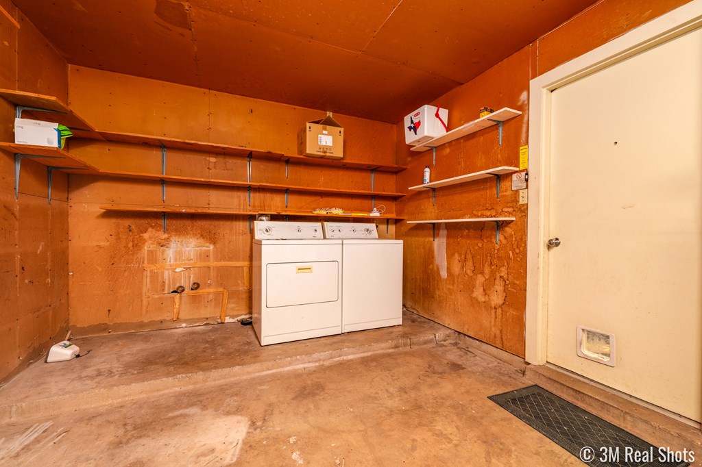 130 E Riverside Ave Property Photo 19