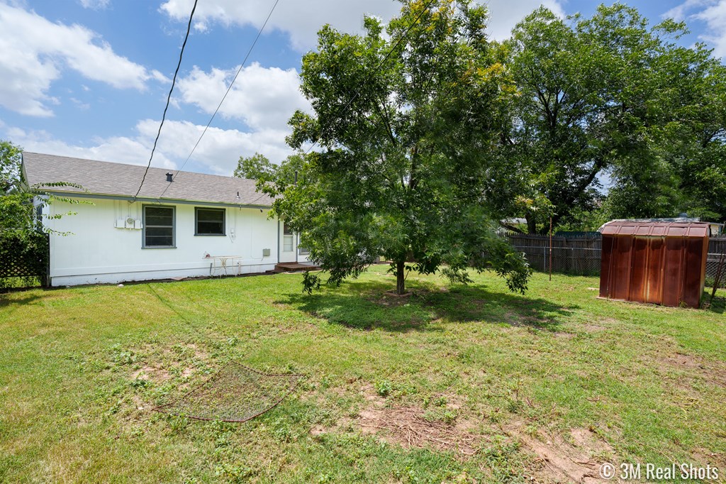 130 E Riverside Ave Property Photo 21