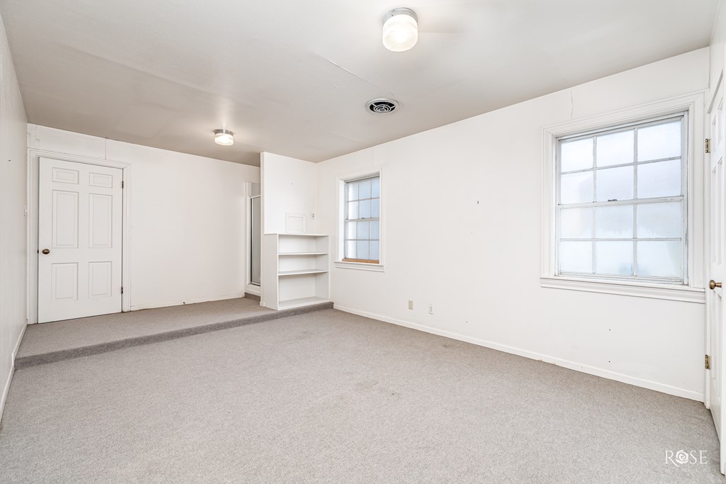 906 Ave J Property Photo 32
