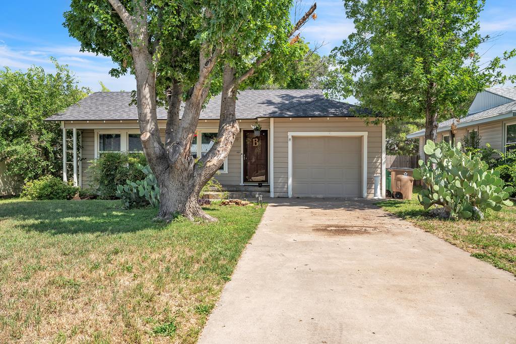 2309 W Ave L Property Photo 1