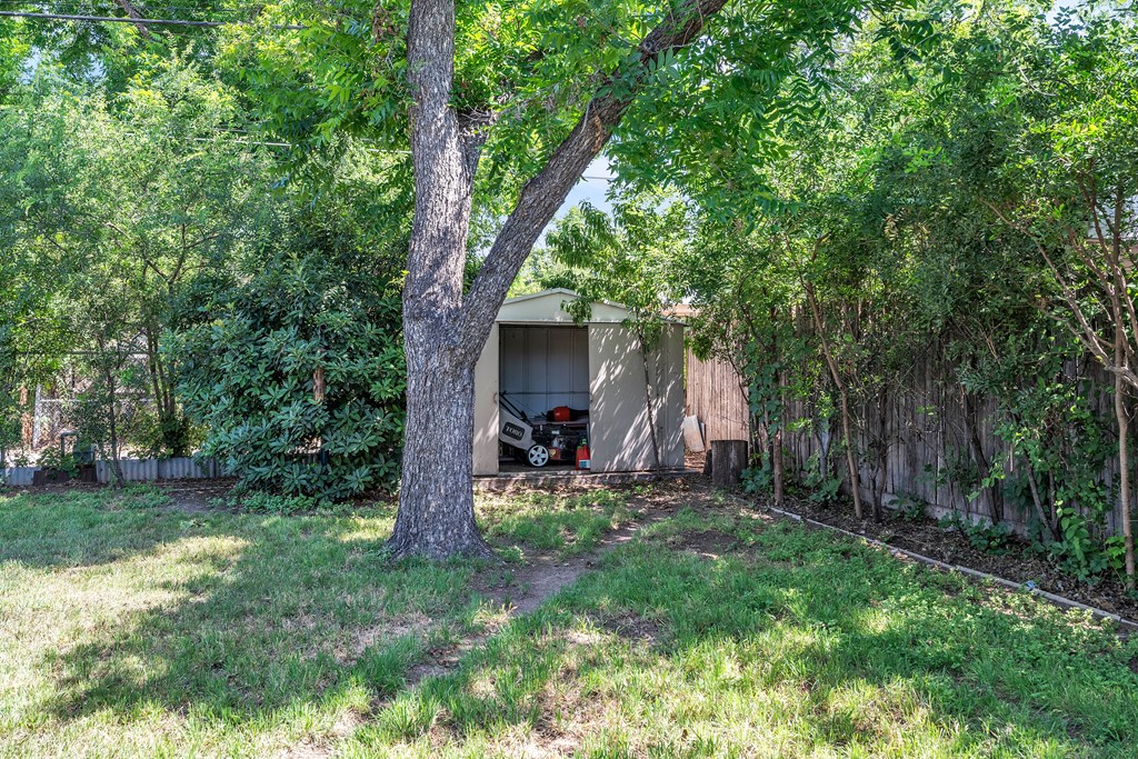 2309 W Ave L Property Photo 32