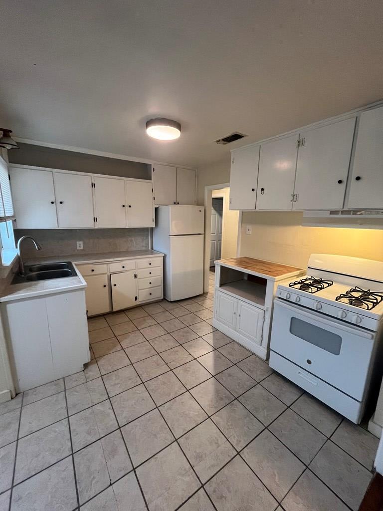 2628 Ave N Property Photo 6