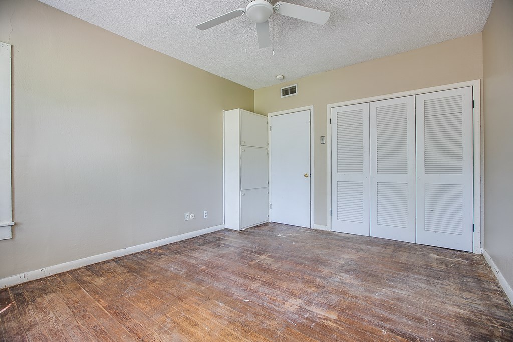 215 N Bishop St Property Photo 20