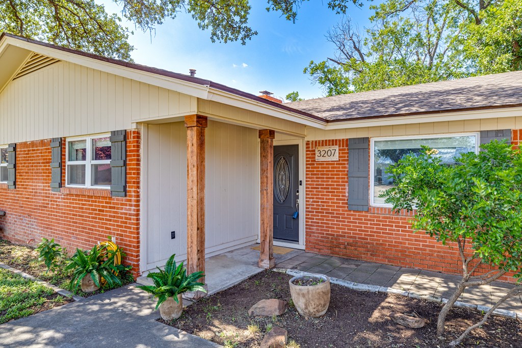 3207 Cornell Property Photo 7