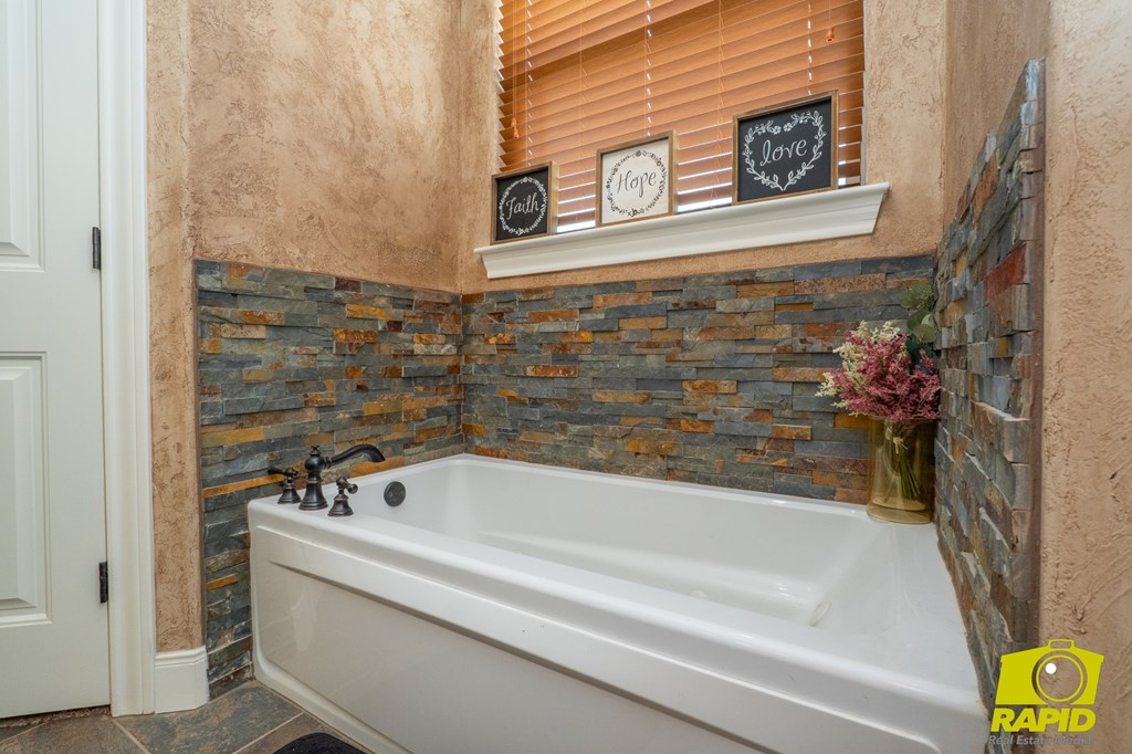 8486 Bison Trail Property Photo 21