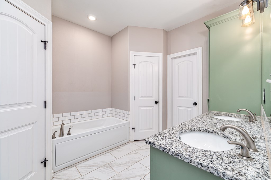 16927 Riata Trail Property Photo 16