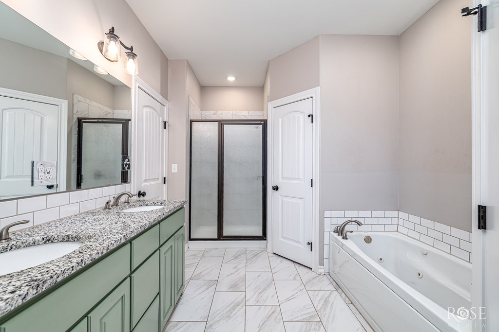 16927 Riata Trail Property Photo 17