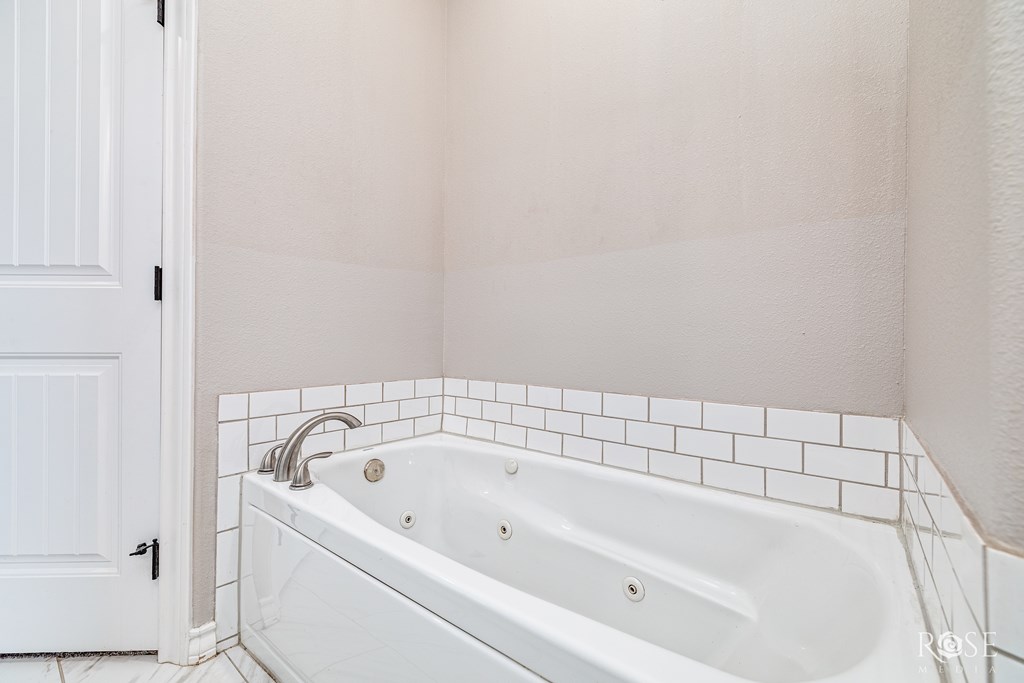 16927 Riata Trail Property Photo 18