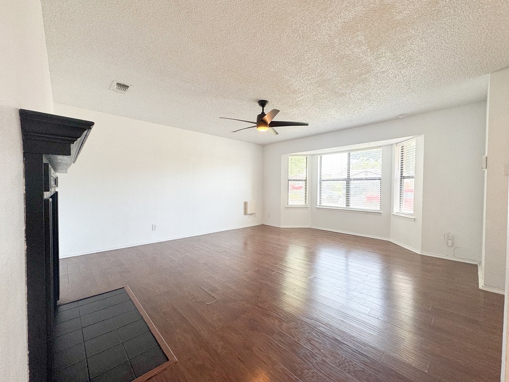 1242 Tres Rios Dr Property Photo 6