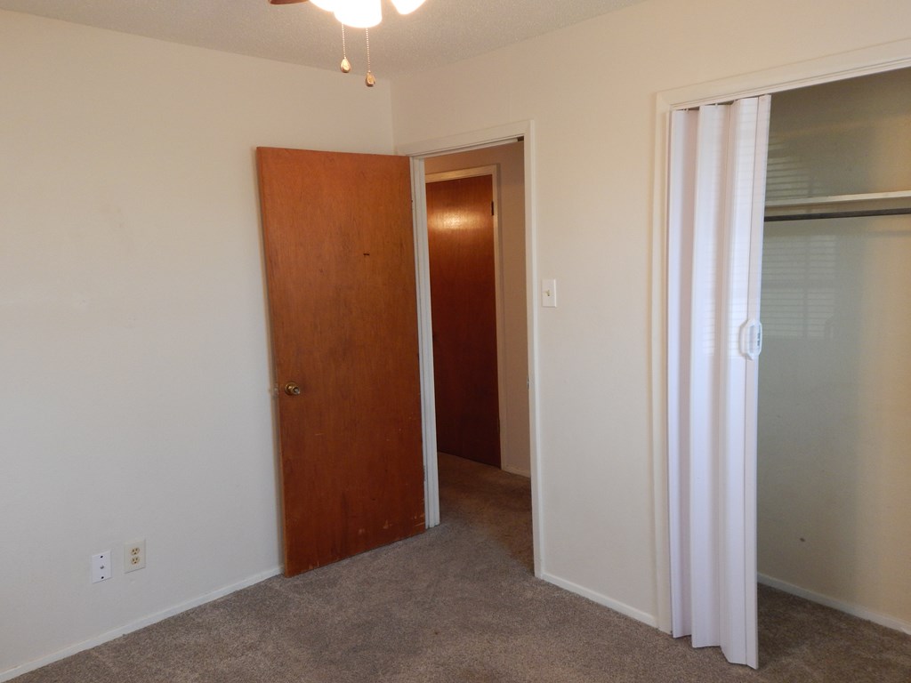 822 Stonewall Dr Property Photo 3