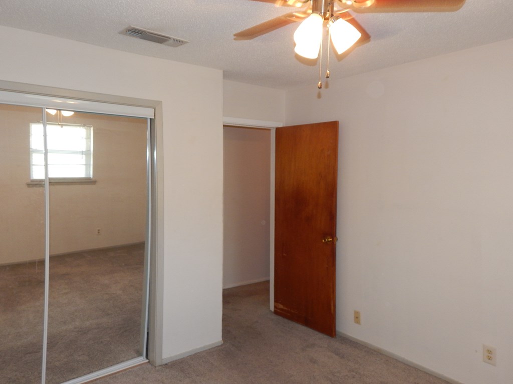 822 Stonewall Dr Property Photo 4