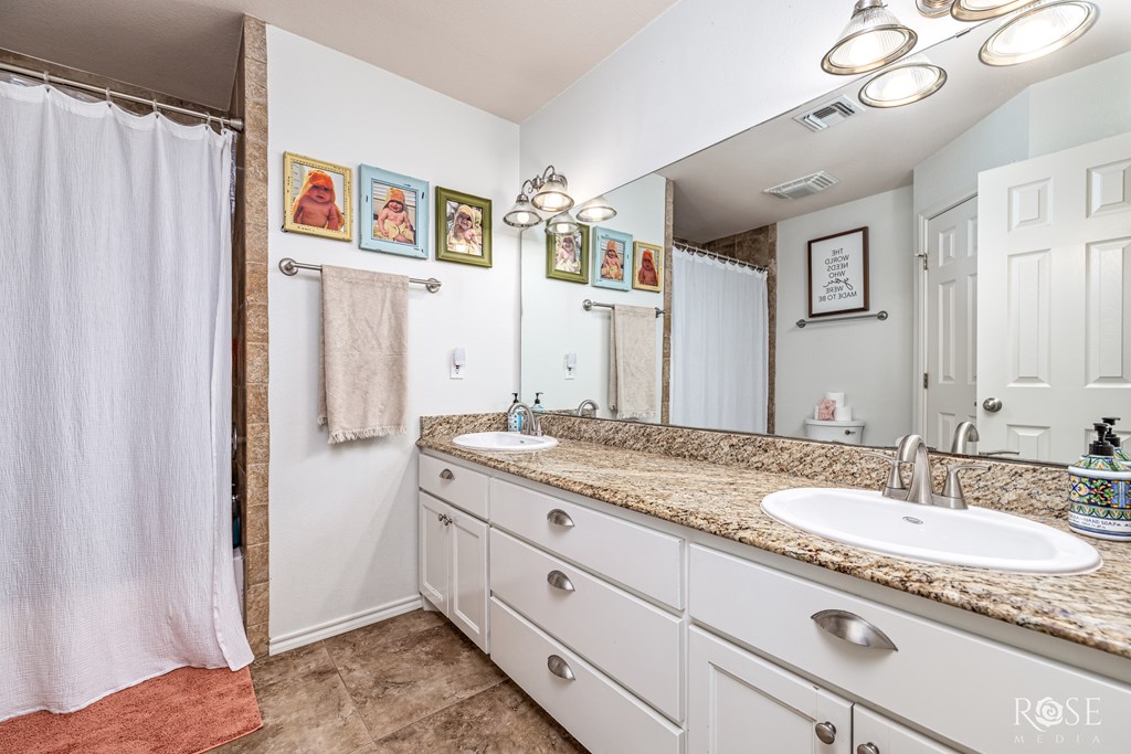 6005 Maravillas St Property Photo 10